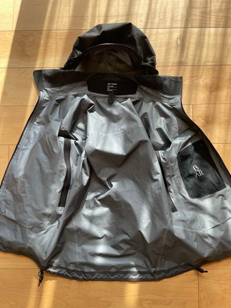 希少完売drake着Arc’teryx Beta AR S アークテリクスベータ