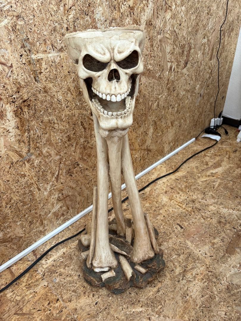 骸骨デザイン 置き型灰皿 樹脂製 約65cm