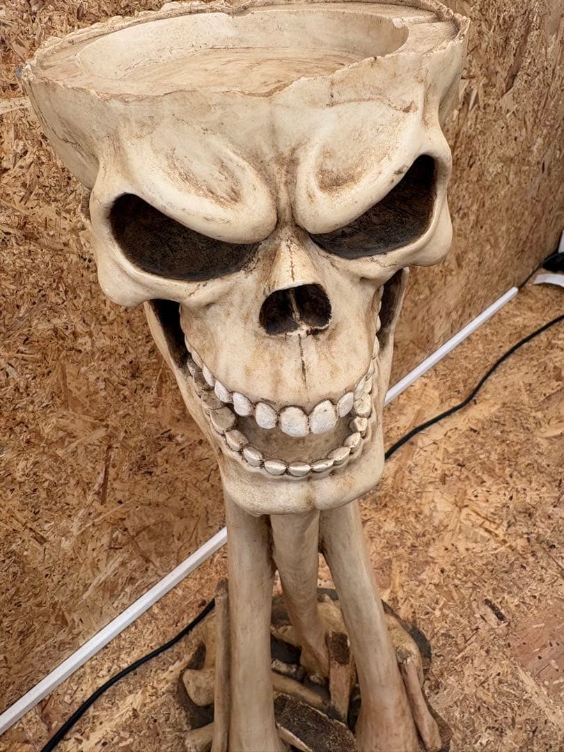 骸骨デザイン 置き型灰皿 樹脂製 約65cm