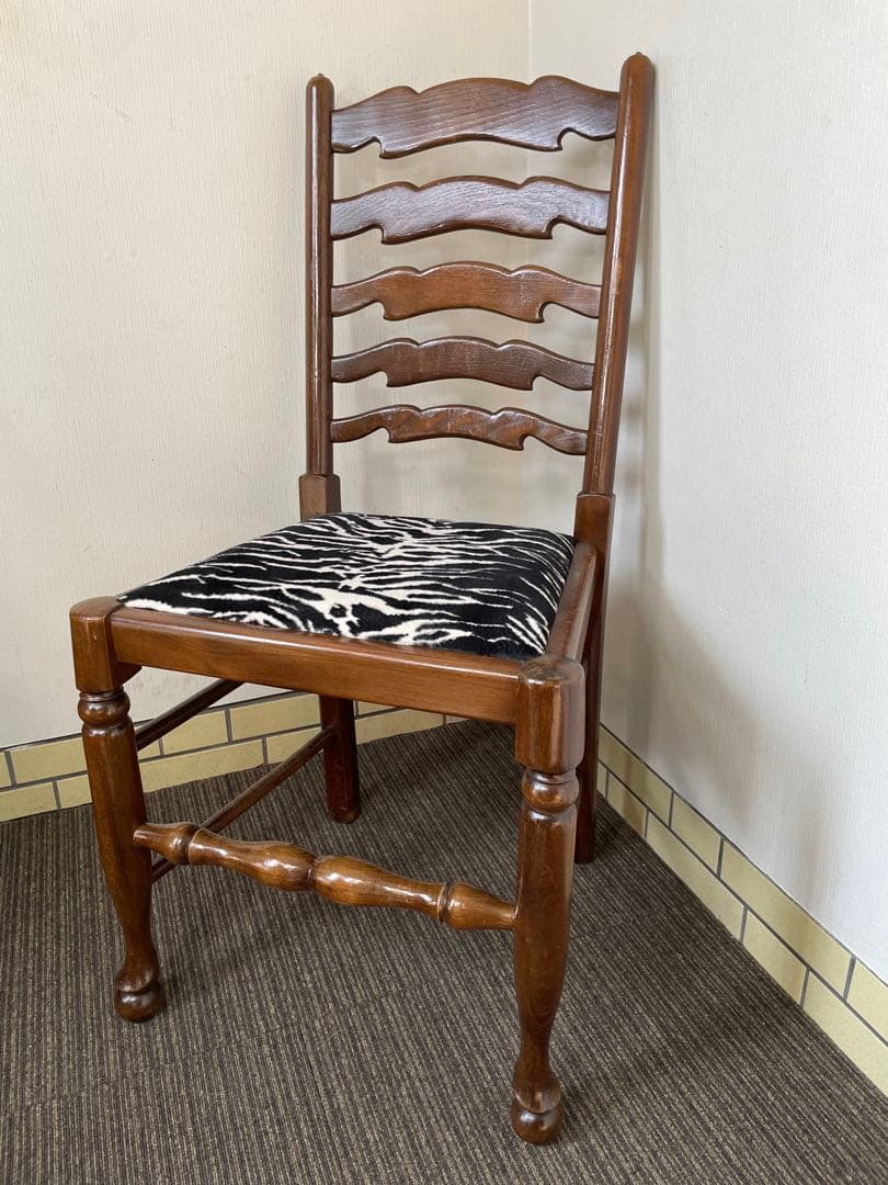 アンティークチェア　ハイバック　ダイニングチェア　ボールアンドクロウ脚　ゼブラ柄