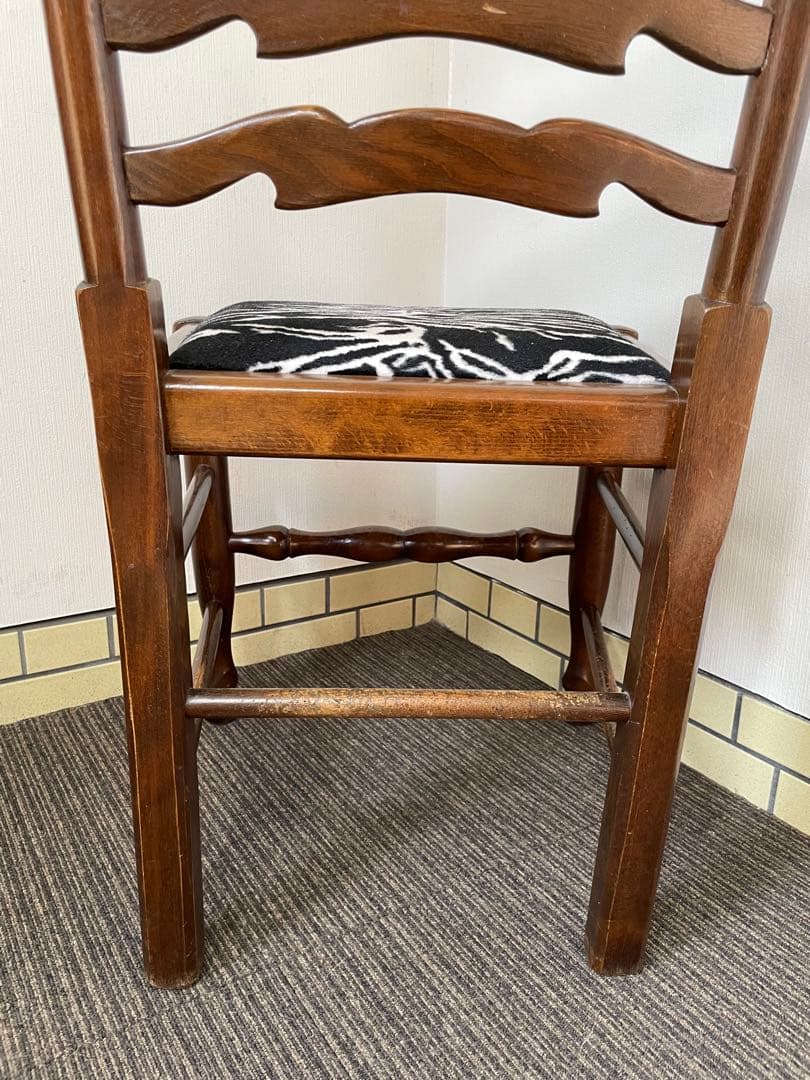 アンティークチェア　ハイバック　ダイニングチェア　ボールアンドクロウ脚　ゼブラ柄