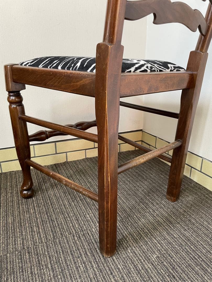 アンティークチェア　ハイバック　ダイニングチェア　ボールアンドクロウ脚　ゼブラ柄