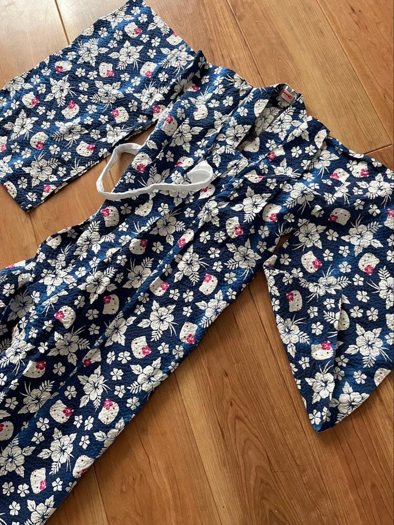 d*3様 週末限定‼︎ 極レア 希少 キティちゃん 浴衣 ネイビー 110センチ