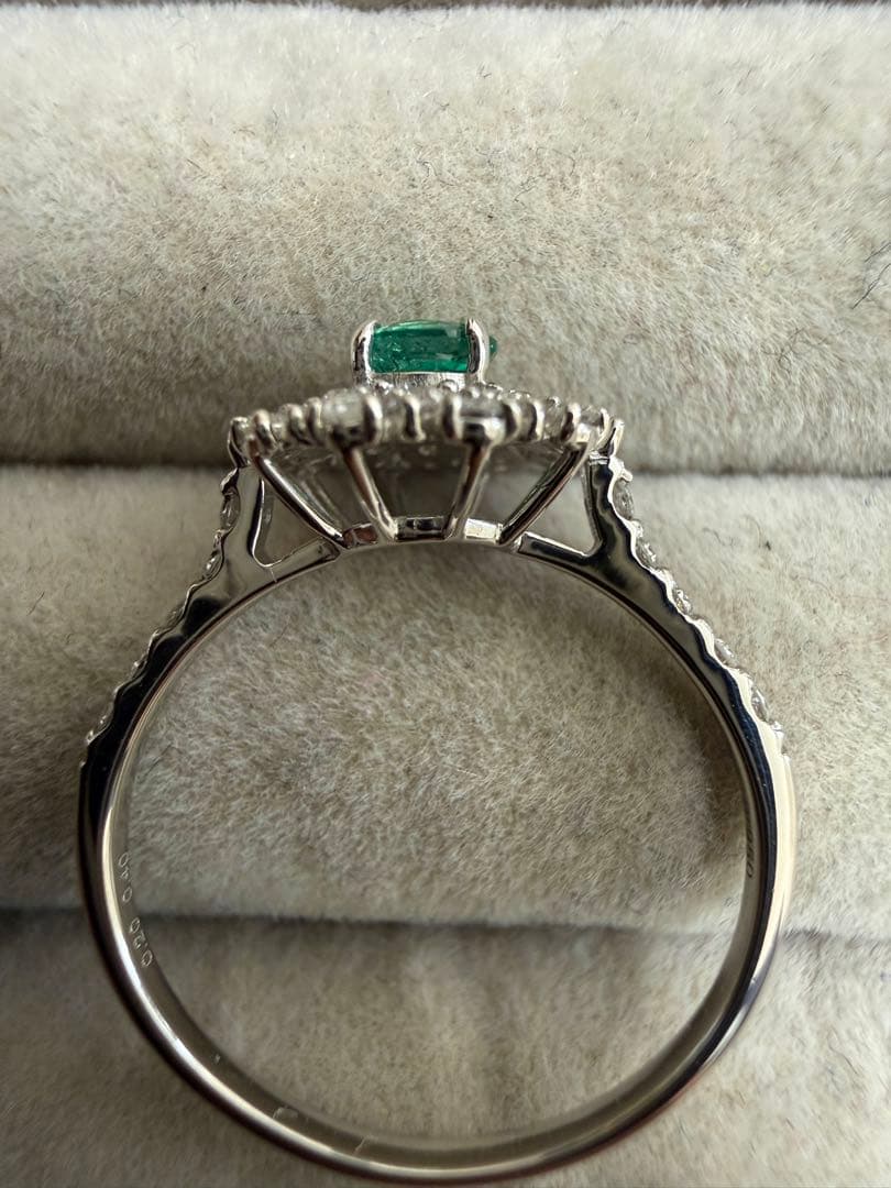 プラチナ エメラルド リング 12号