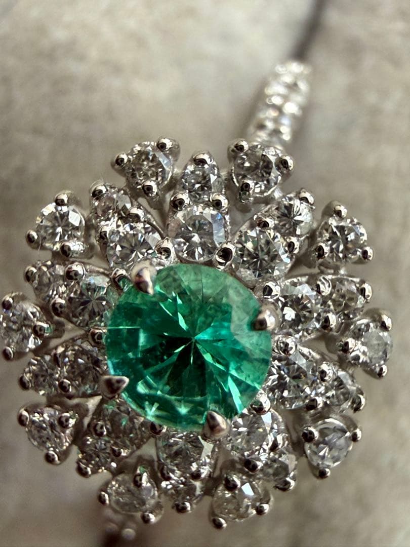 プラチナ エメラルド リング 12号