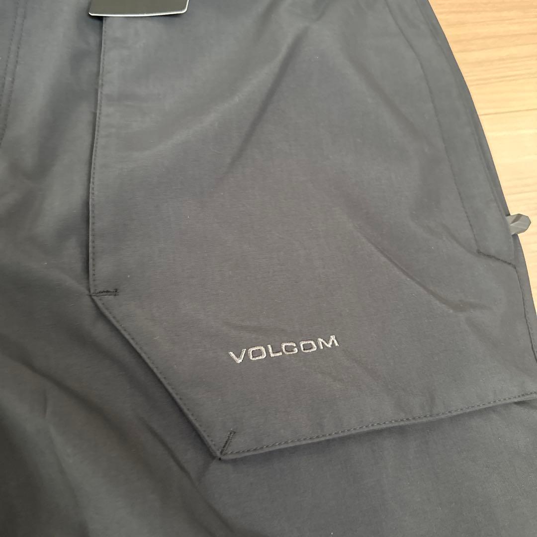 新品　VOLCOM ウェア　スノー　上下セット　Lサイズ　2025 セットアップ