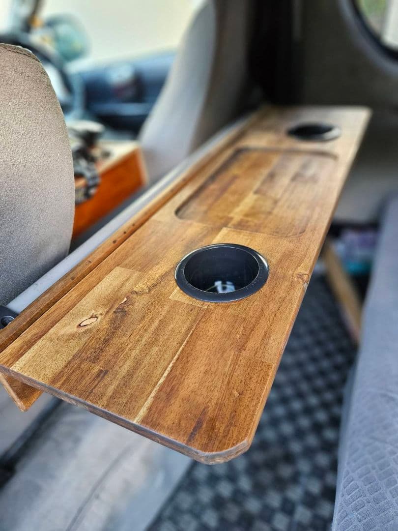 ハイエースセカンドテーブル(支柱無し)キャラバンにも