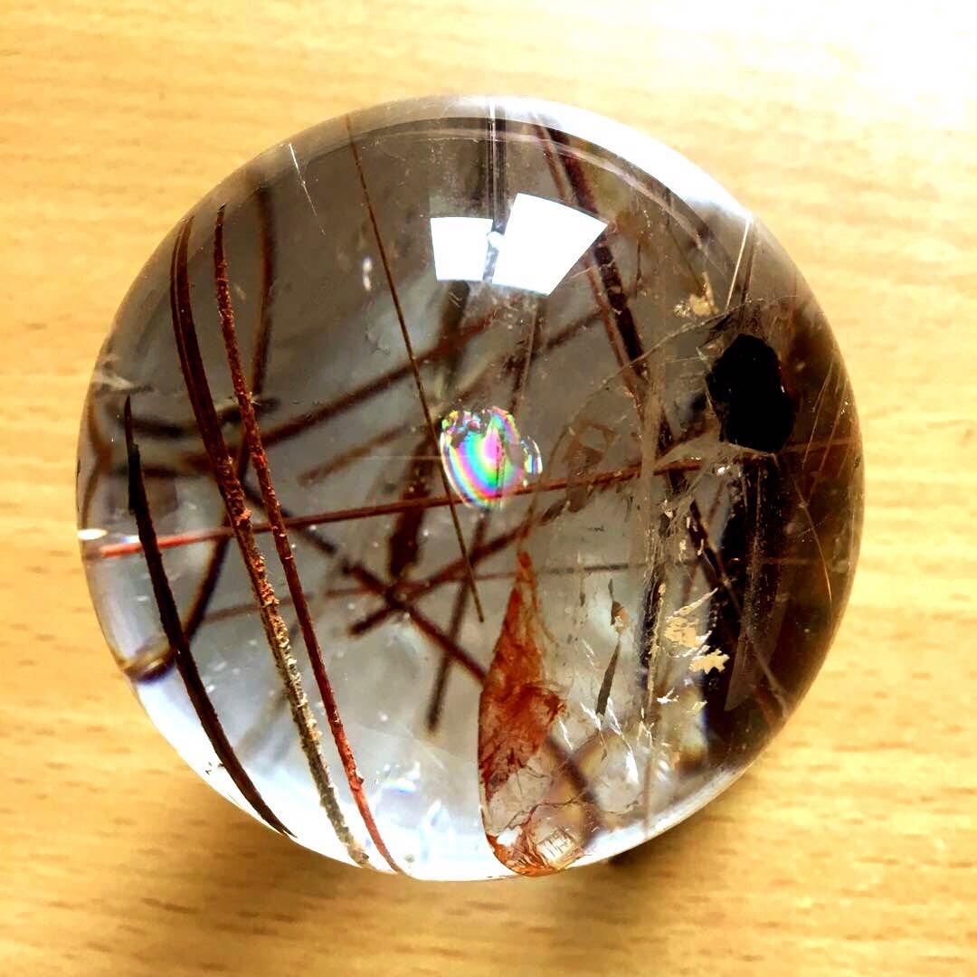 希少針極太いルチルクォーツ丸玉　スフィア原石　透明度抜群　パワーストーン　置物