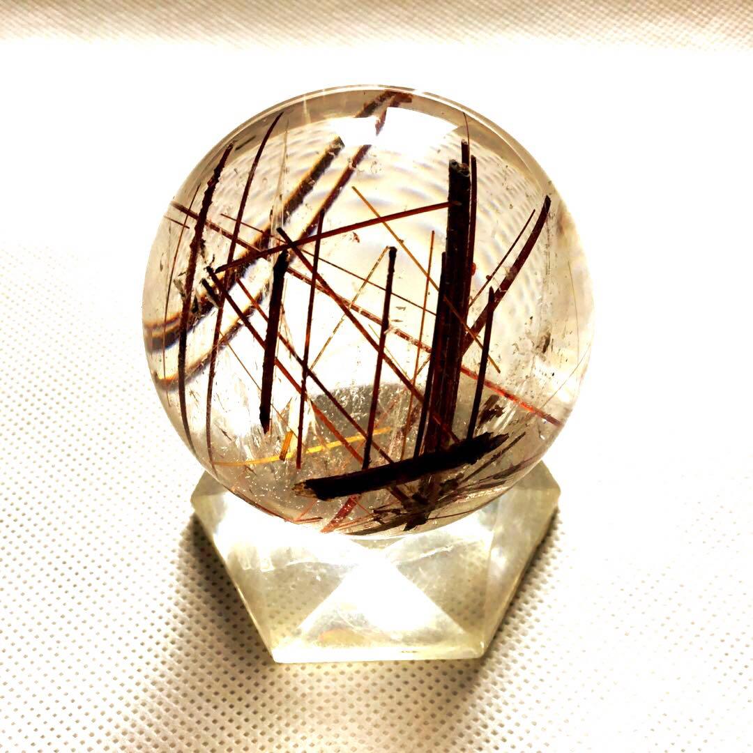 希少針極太いルチルクォーツ丸玉　スフィア原石　透明度抜群　パワーストーン　置物