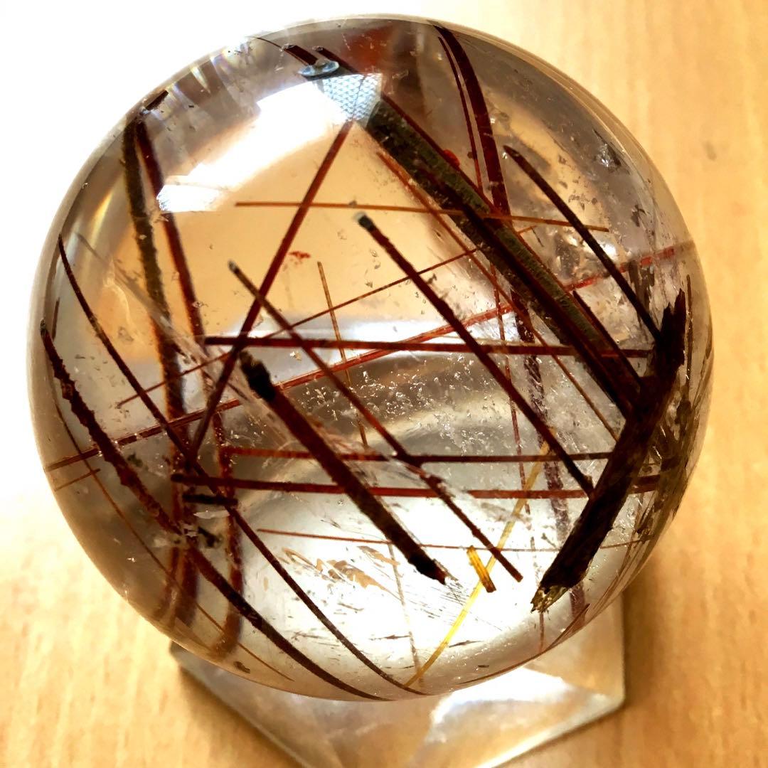 希少針極太いルチルクォーツ丸玉　スフィア原石　透明度抜群　パワーストーン　置物