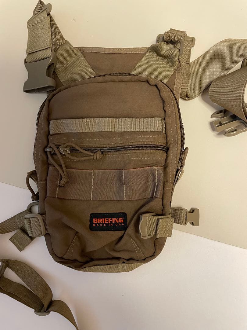 BRIEFING ボディバッグ ブラウン