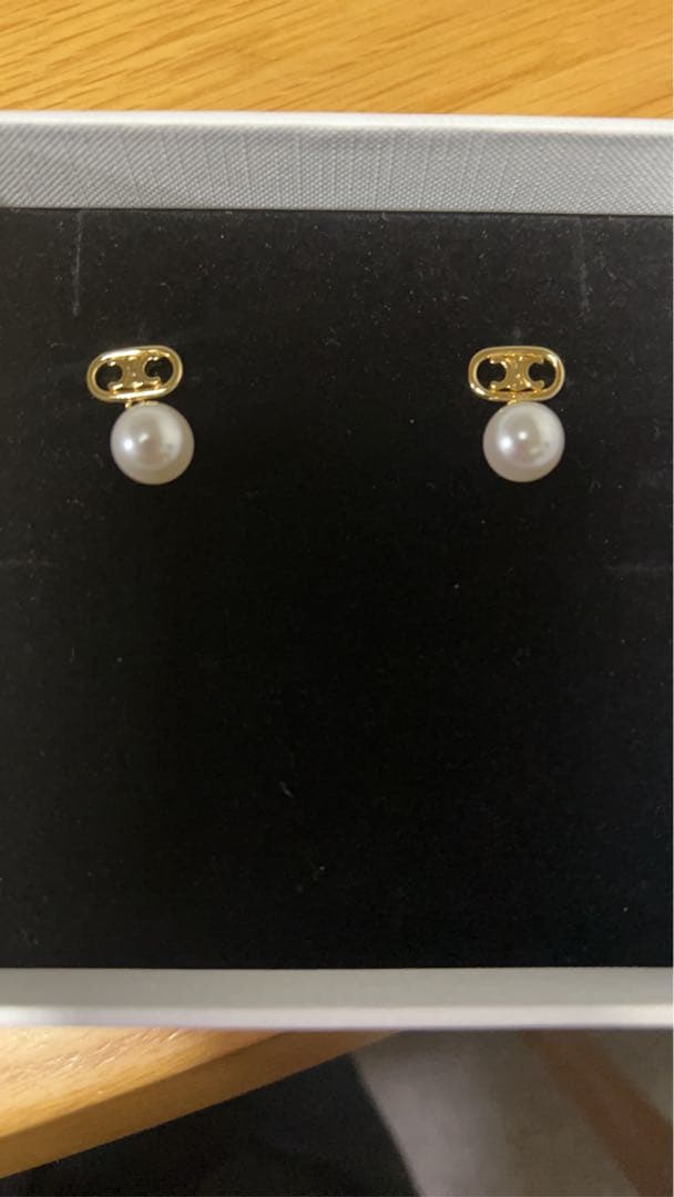 セリーヌ　ピアス　ゴールドフィニッシュブラス&ガラスパール