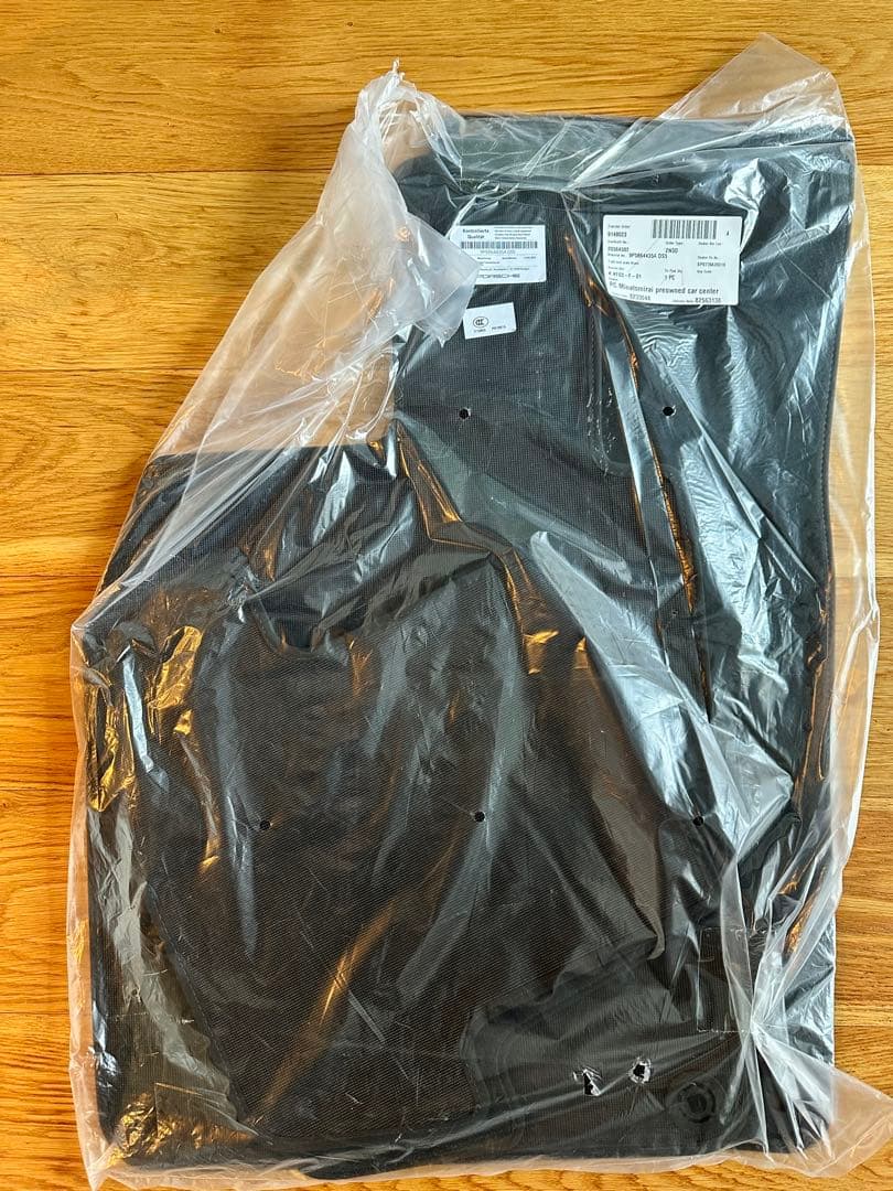 ★新品未使用未開封★ポルシェ純正★911（992）カレラ用フロアマット4枚セット