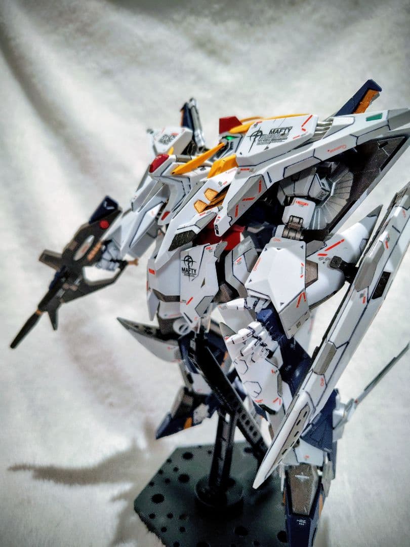 塗装済み完成品HGクスィーガンダム　汚れや欠品あり