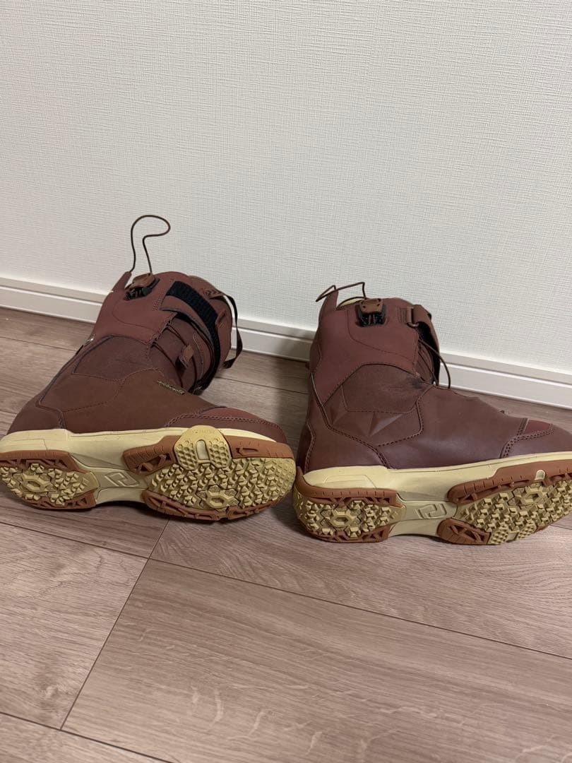 DEELUXE EMPIRE 25.5 ブーツ　スノボ