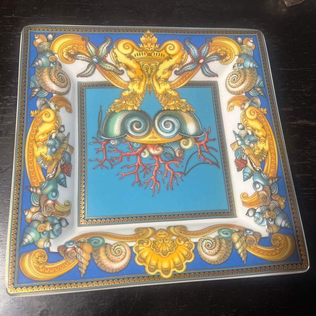 ヴェルサーチ　スクエアプレート