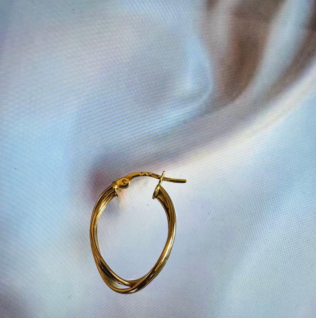 k18YG ウノアエレ　ツイストデザインフープピアス　美品