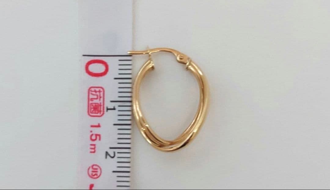 k18YG ウノアエレ　ツイストデザインフープピアス　美品