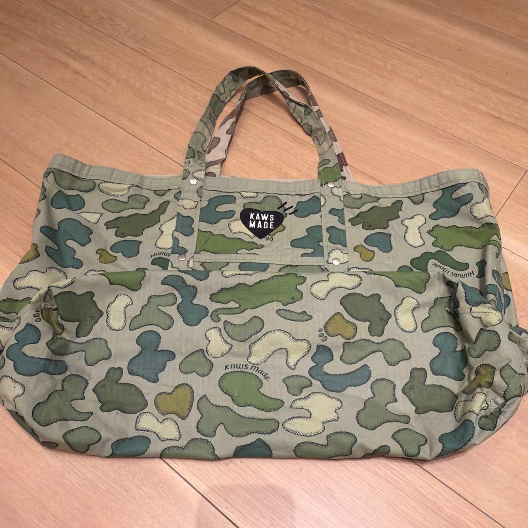 HUMANMADE KAWSコラボ 迷彩柄トートバッグ