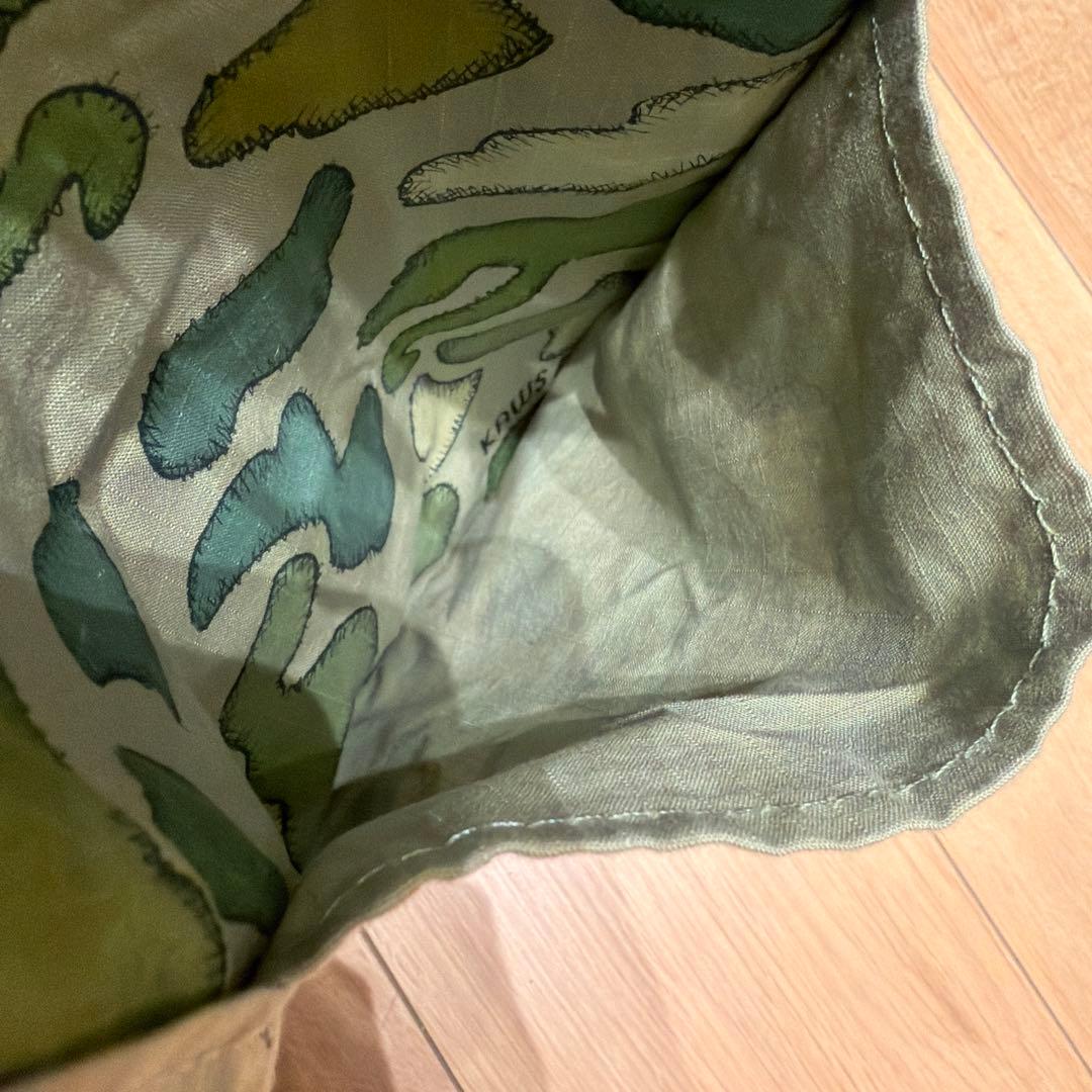 HUMANMADE KAWSコラボ 迷彩柄トートバッグ