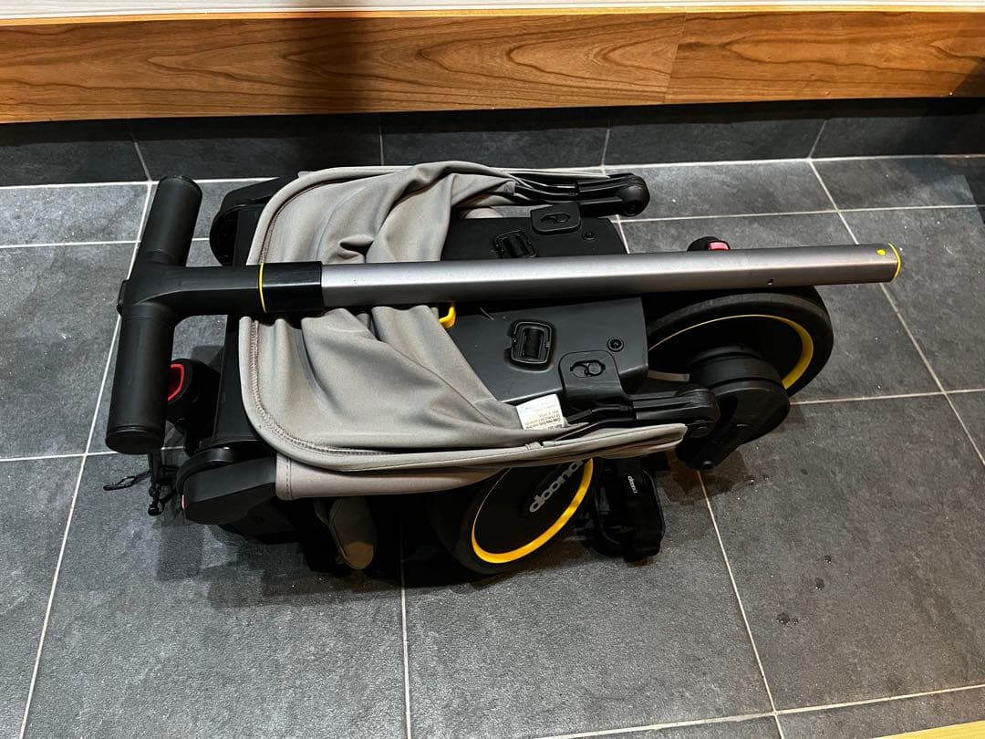 リキトライク　doona ドゥーナ　折り畳み三輪車