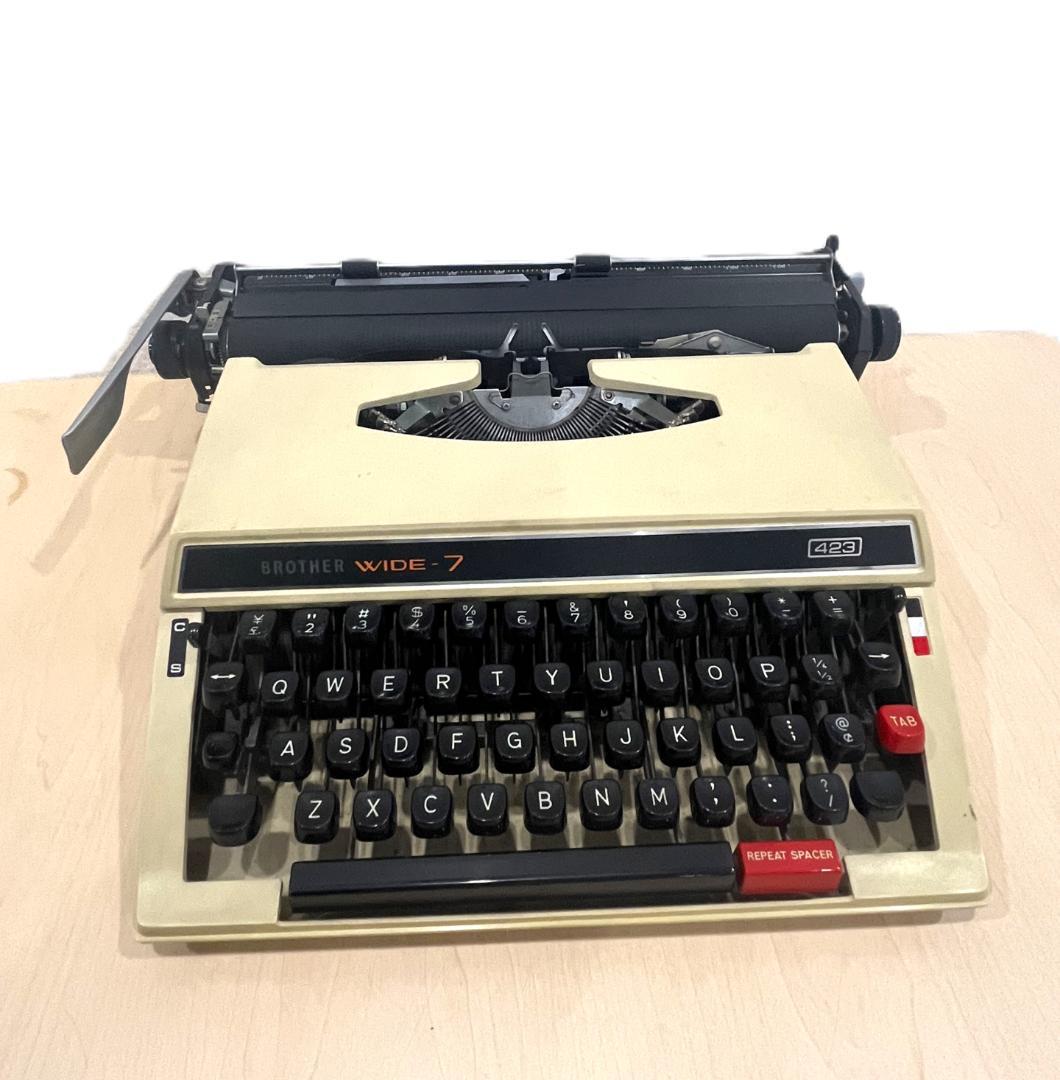 BROTHER WIDE-7 タイプライター 昭和レトロ ケース付き 動作品