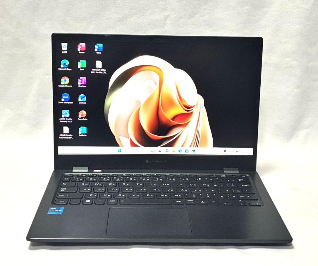 美品 2021年 薄型軽量 13型 dynabook G83HS i5 11世代