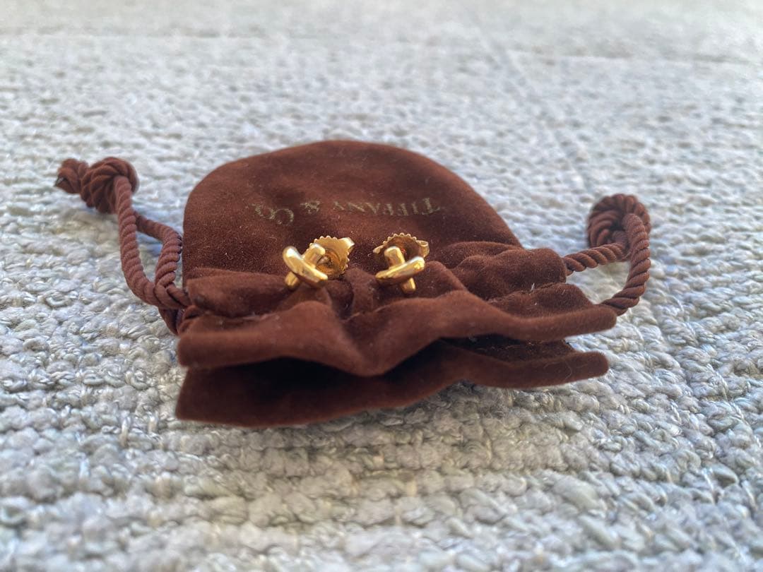 美品 ティファニー クロスステッチ ピアス K18 YG キス シグネチャー