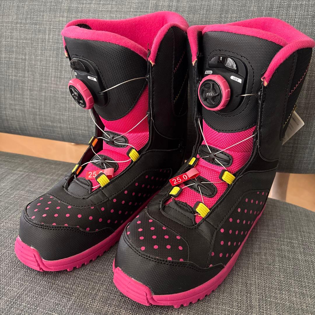 新品未使用　IGNIO スノーボードブーツ 25.0cm ブラック/ピンク