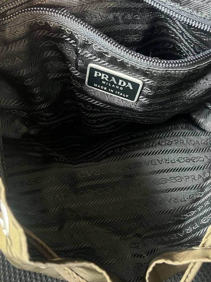 PRADAリュック　カーキ