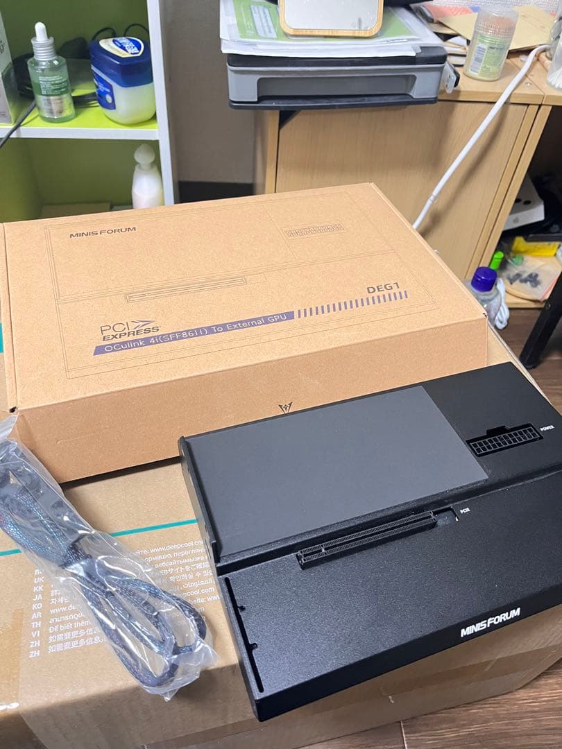 その他 Oculink Minisforum DEG1