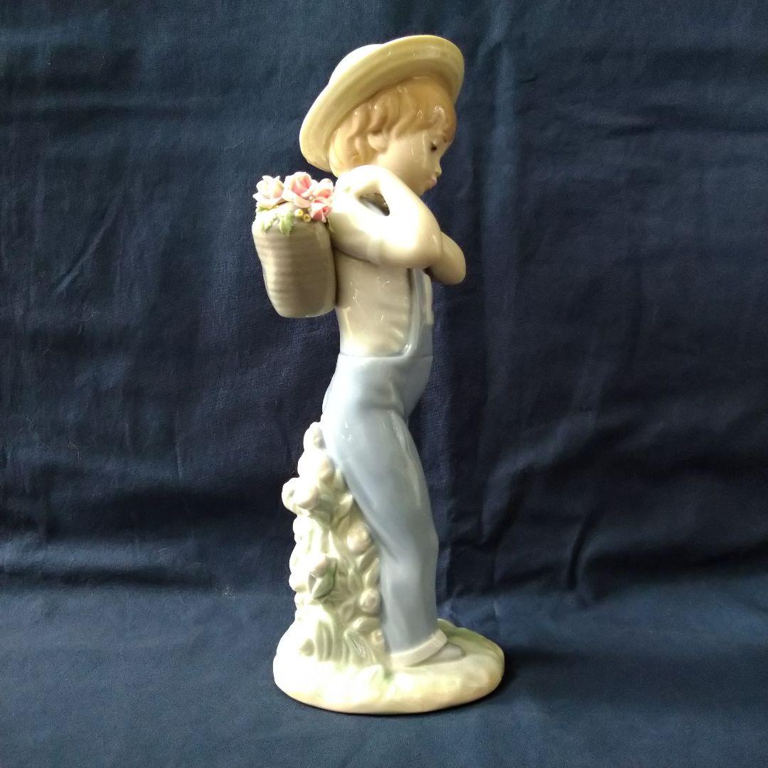 ＊リヤドロのかわいい男の子＊「カゴいっぱいのバラ」＊箱入り