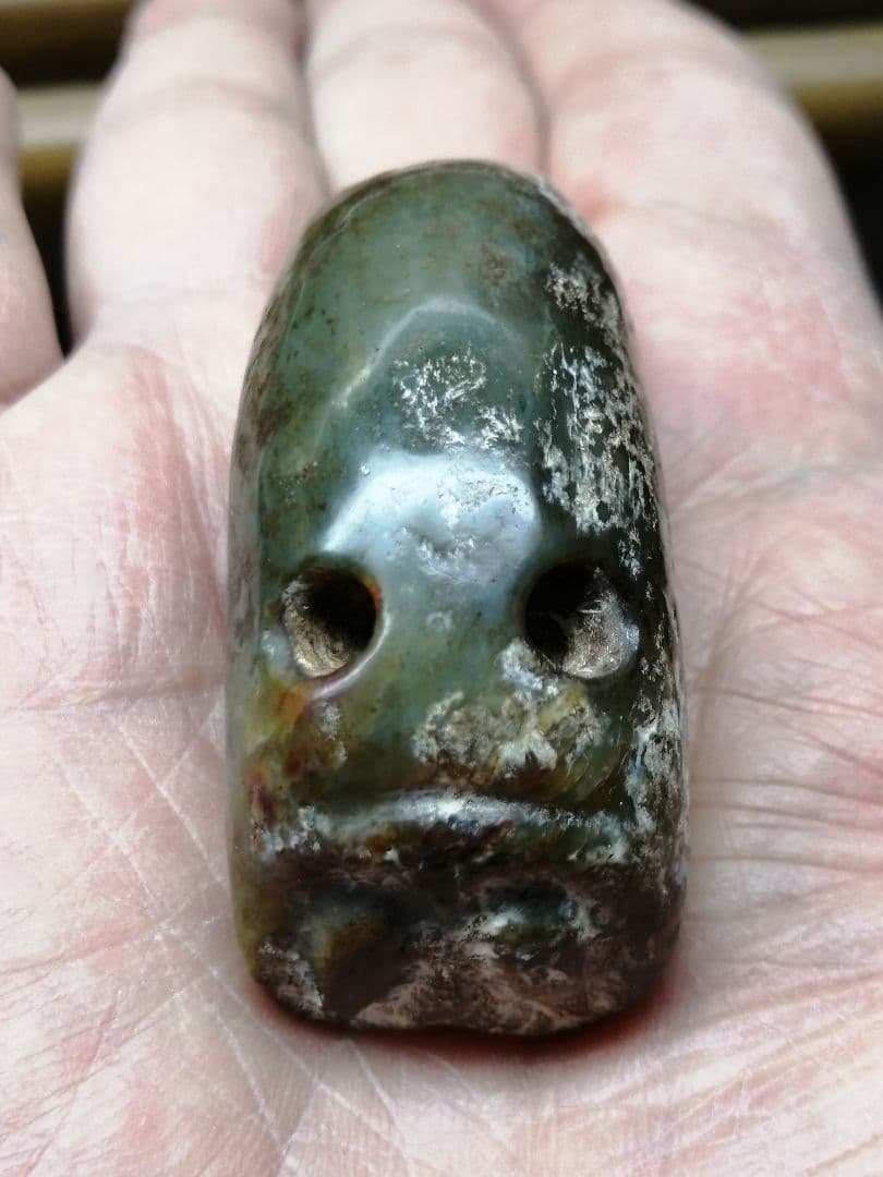 ★縄文後期『青翡翠勾玉』発掘品。6.0cm　考古学遺物　かなりの重量があります。