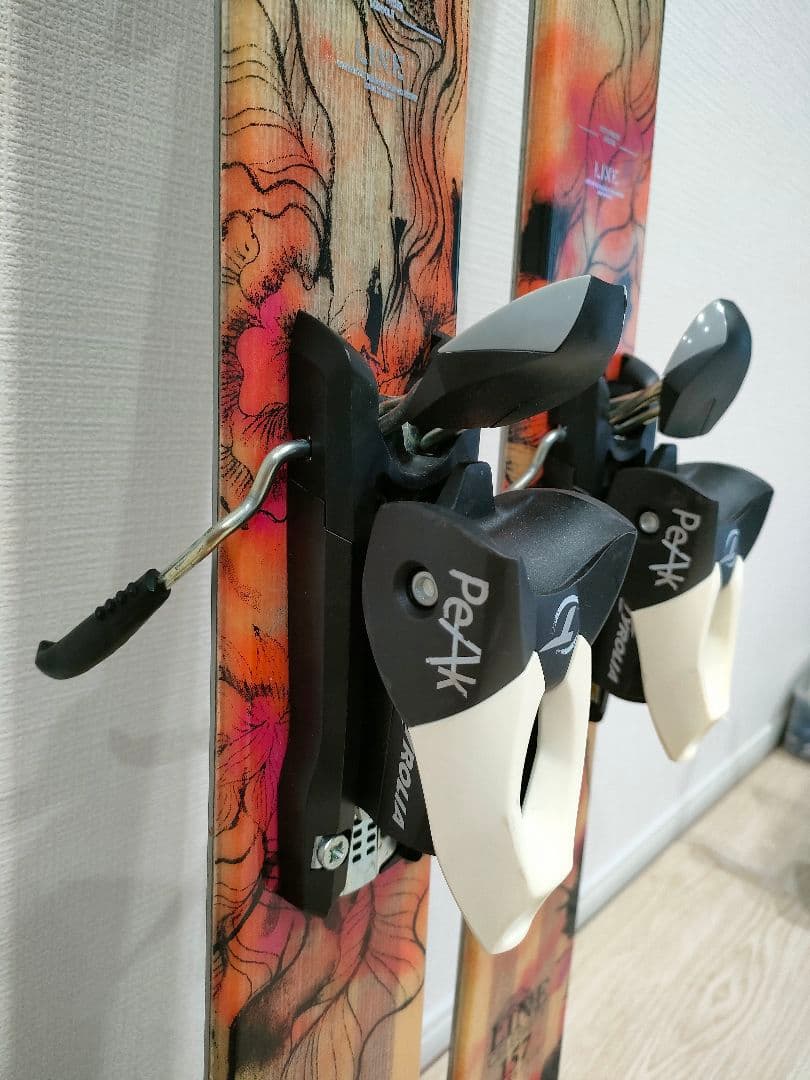 Line 花柄スキー板 ビンディング付き