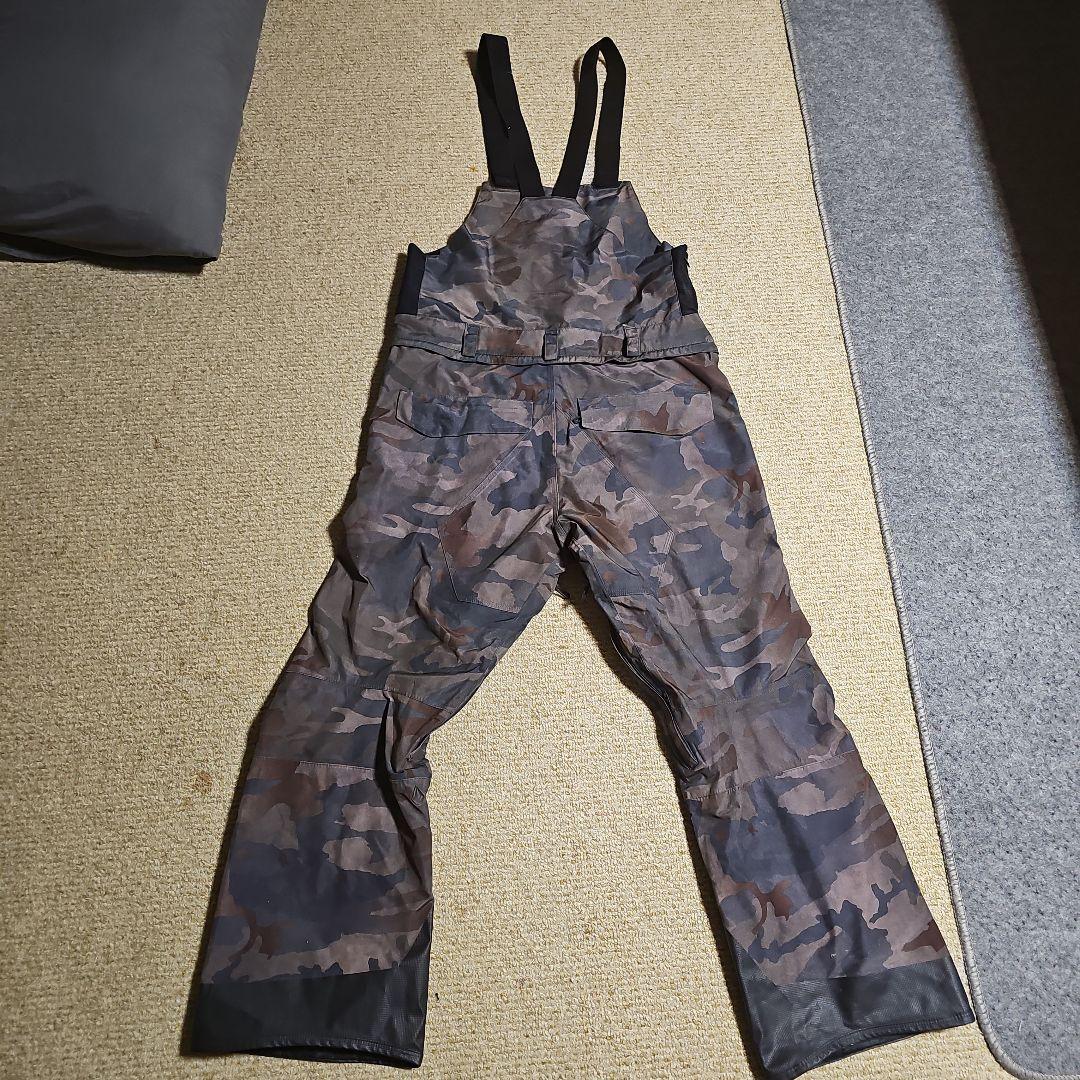 VOLCOM　ゴアテックス　ビブパンツ　M　迷彩