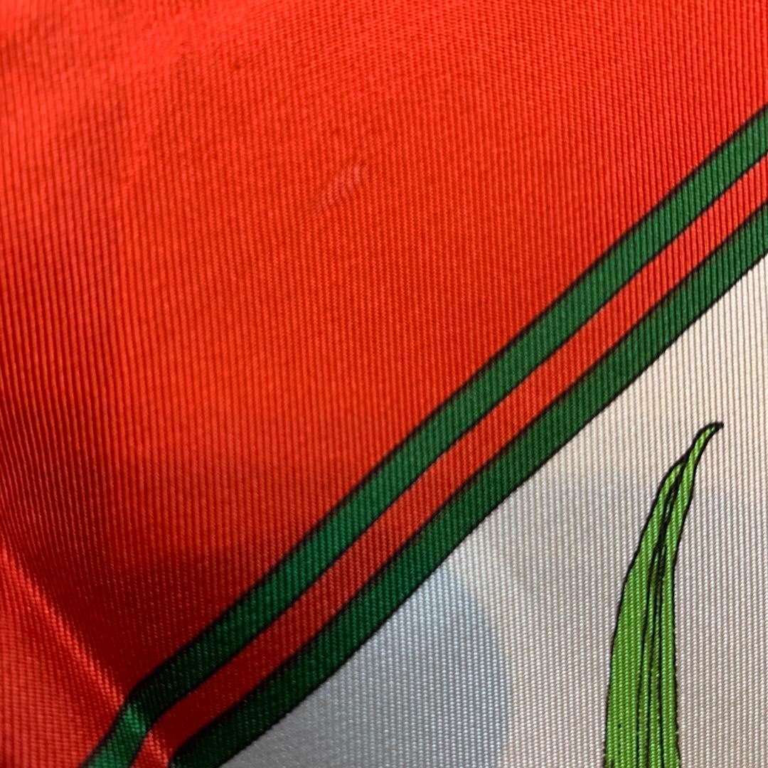 グッチ　GUCCI フローラ　アイリス　シルクスカーフ　花柄　ビンテージ　赤　虫