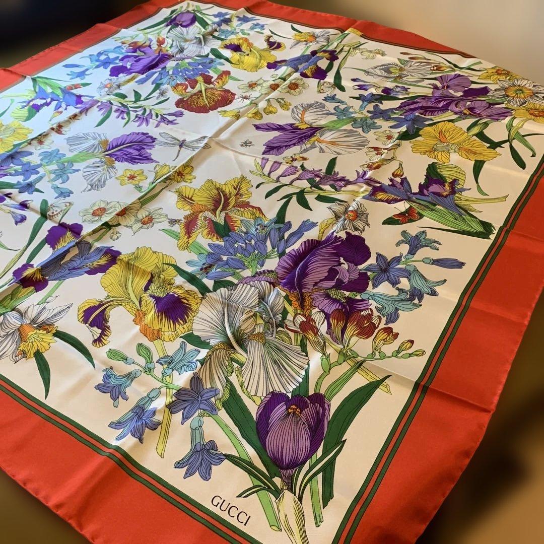 グッチ　GUCCI フローラ　アイリス　シルクスカーフ　花柄　ビンテージ　赤　虫