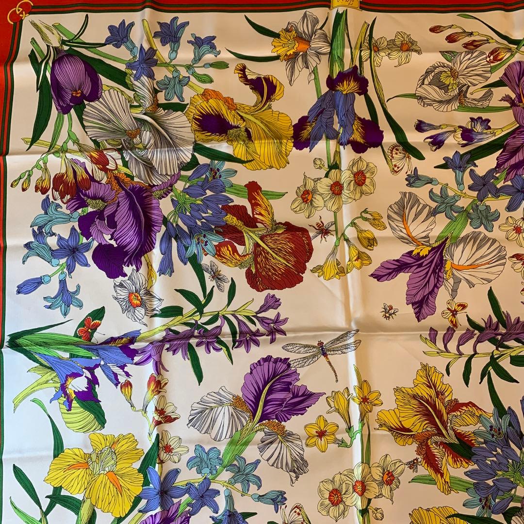 グッチ　GUCCI フローラ　アイリス　シルクスカーフ　花柄　ビンテージ　赤　虫