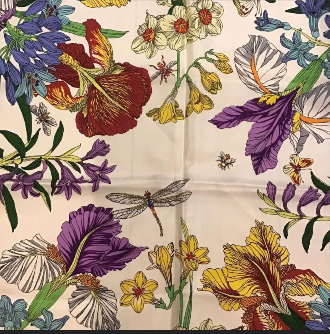 グッチ　GUCCI フローラ　アイリス　シルクスカーフ　花柄　ビンテージ　赤　虫