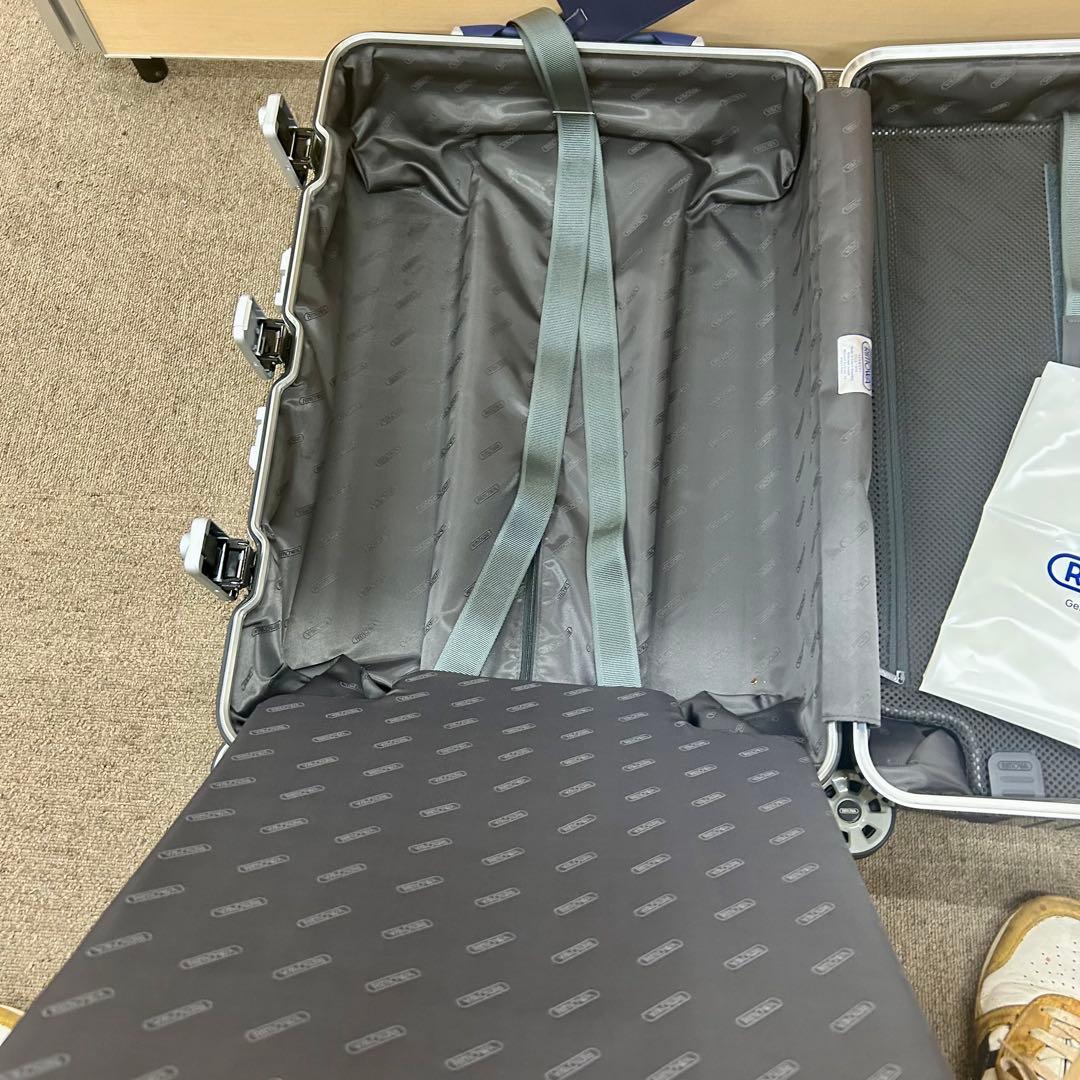 【新品未使用】リモワ　リンボ64L　3〜5泊キャリーケース スーツケース 　4輪