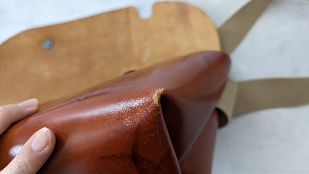 Uni&co ユニアンドコー メッセンジャーバッグ(S) キャメル