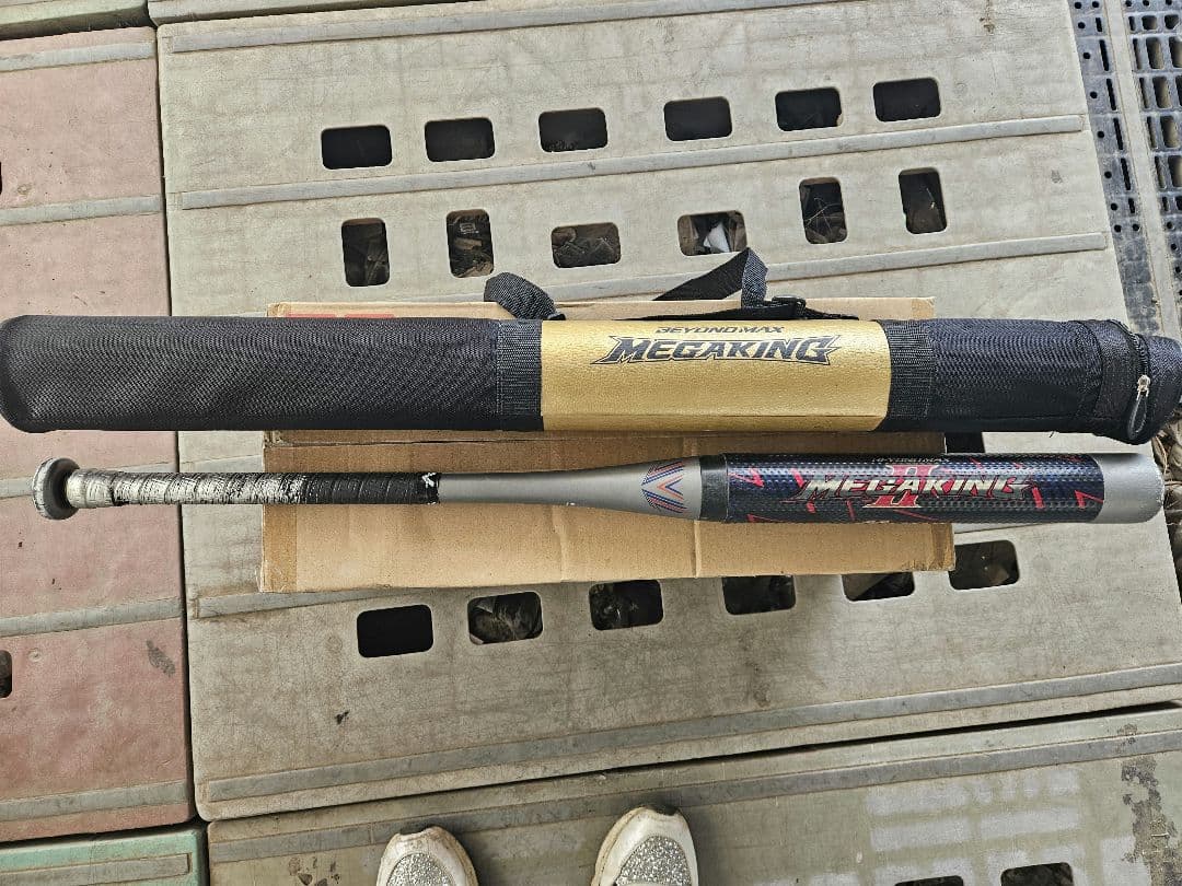 ミズノ ビヨンド メガキング2 ソフトボール　　 専用ケース付 85cm　バット