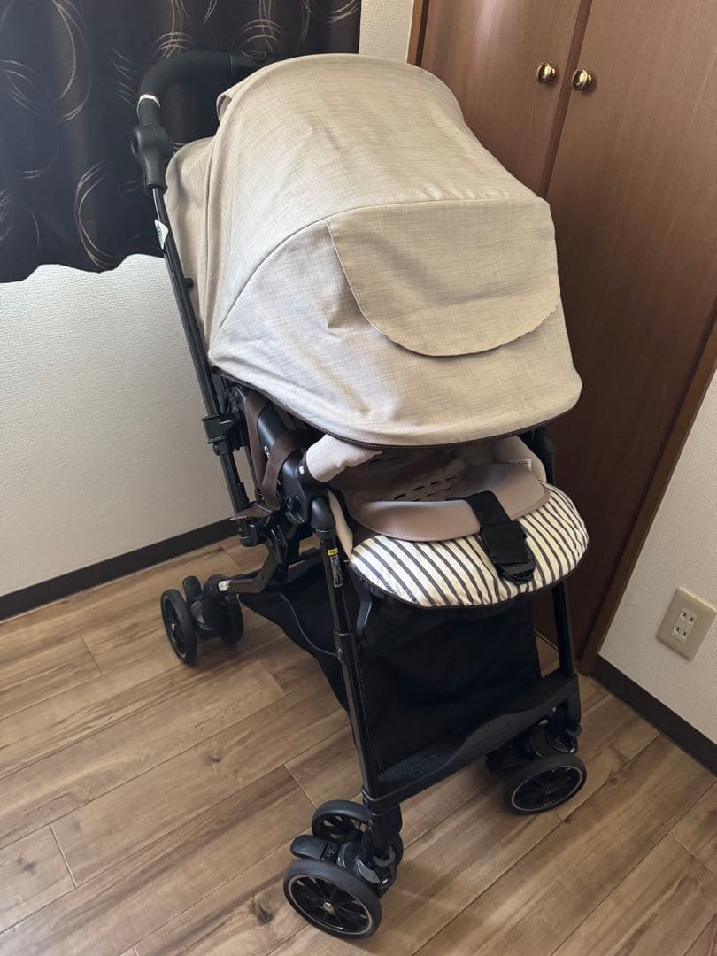 Combi ベビーカー ベージュ　黒　ストライプ スゴカル α 4 キャス