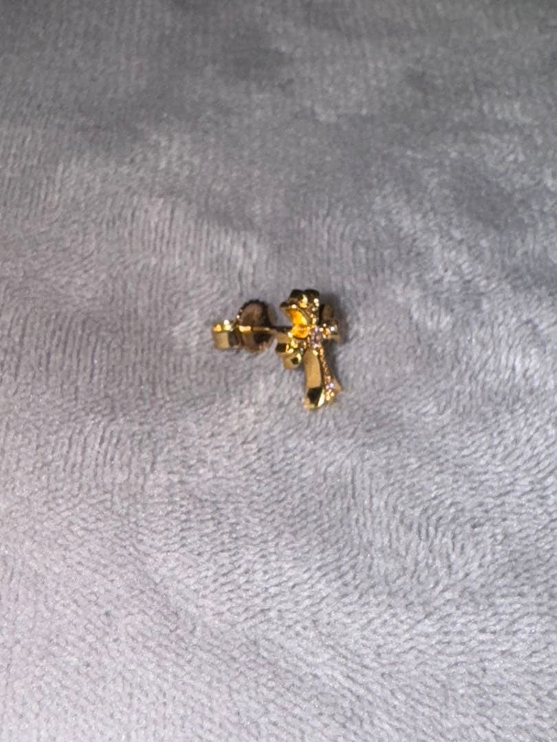 CHクロスベビーファットスタッド ピアス 22K withパヴェダイヤモンド