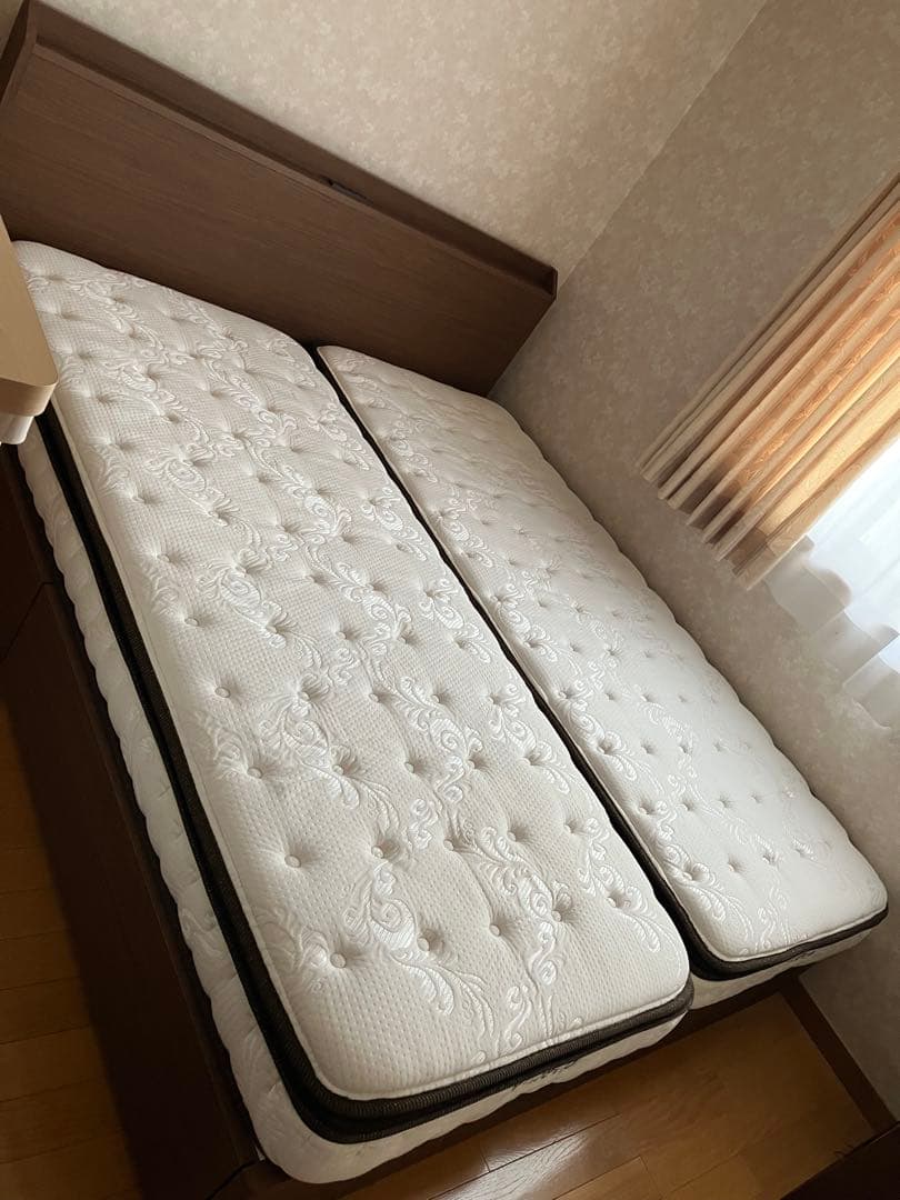 ニトリ　クイーンサイズ　ベットフレームのみ