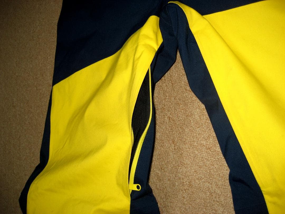 ゴールドウィン 高機能ウェア 上下Lサイズセット　デカロゴ