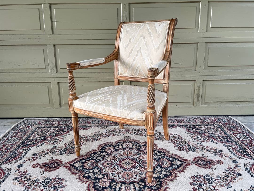 クラシックデザイン ダイニングチェアIDC 大塚家具 BIANCO デカペ塗装