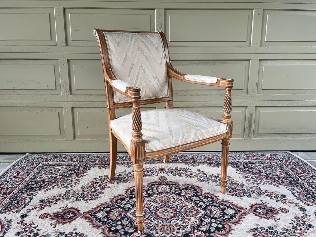 クラシックデザイン ダイニングチェアIDC 大塚家具 BIANCO デカペ塗装