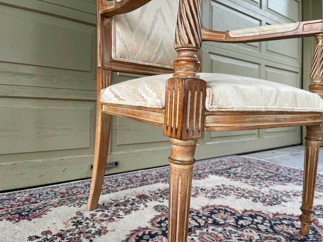 クラシックデザイン ダイニングチェアIDC 大塚家具 BIANCO デカペ塗装