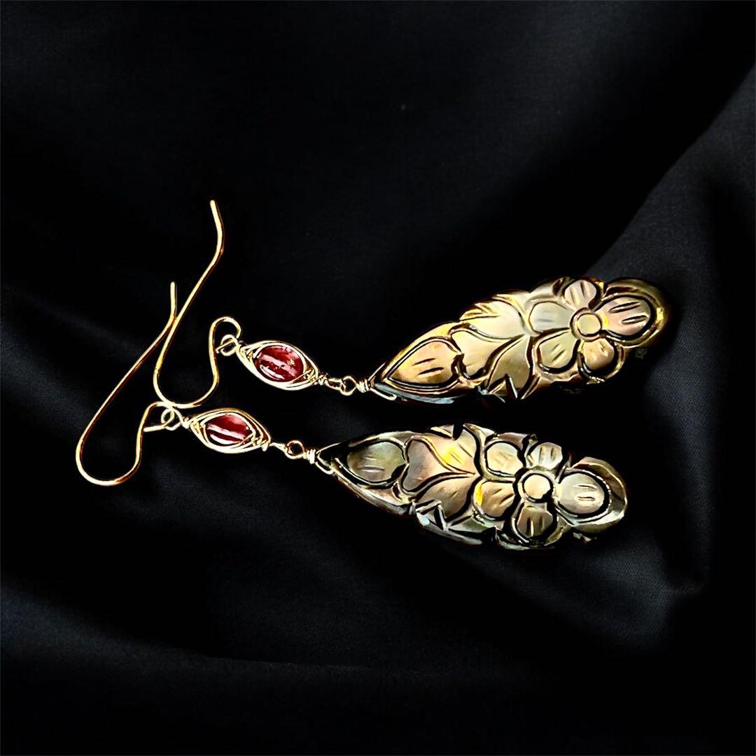 はる田です ブラックマザオパ×オニキスのカービングタブレット